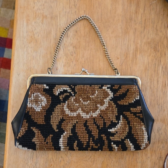 Elegant Black and Brown Handbag - Picture 3 of 8